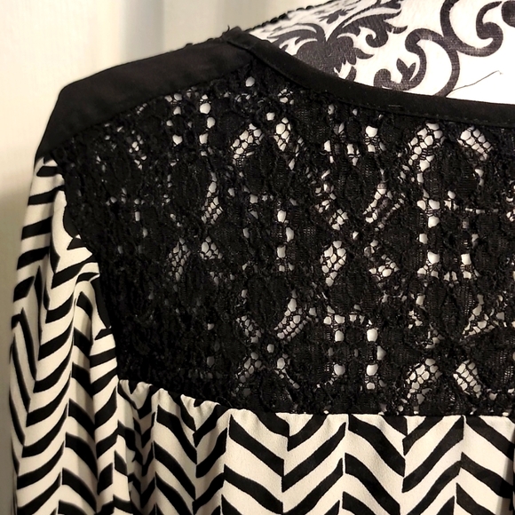 Charming Charlie 3/4 Length Sleeve Blouse - Picture 3 of 6